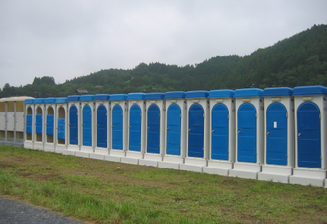 仮設トイレ